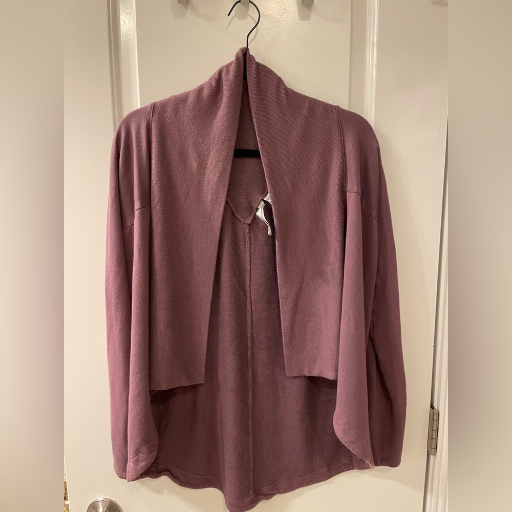 Athleta Pranayama Wrap- Sugarplum, XS